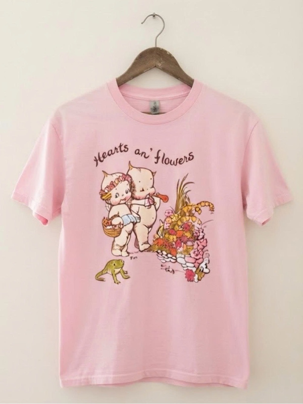 Gildan Pink 'Hearts an' Flowers' Graphic Tee | Unisex Shirt